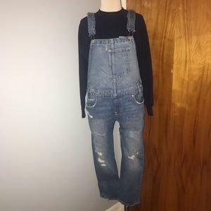 Levi’s distressed overalls sz Medium